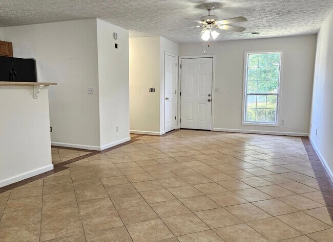 Foto del edificio - 3172 Creekwood Dr