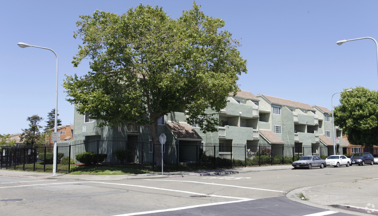 Building Photo - Barrett Terrace Apartments