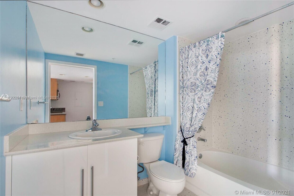 Building Photo - 325 S Biscayne Blvd
