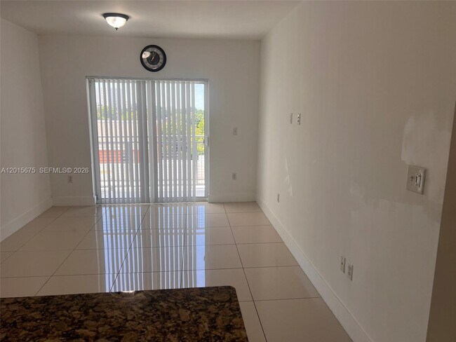 Foto del edificio - 2300 NW 7th St