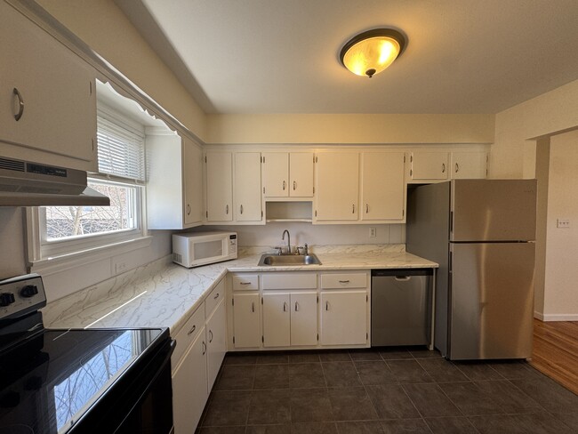 Foto del edificio - 40 Whitestone Rd