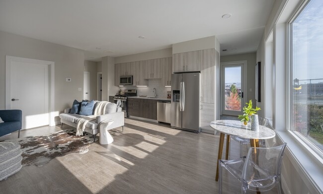 Spacious Living - 340 Bremen Street
