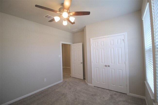 Building Photo - 9822 Willow Crown Ln