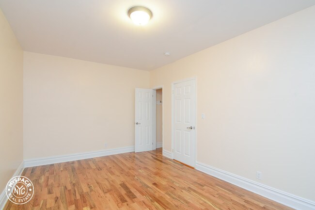 Building Photo - 68 Saint Pauls Pl