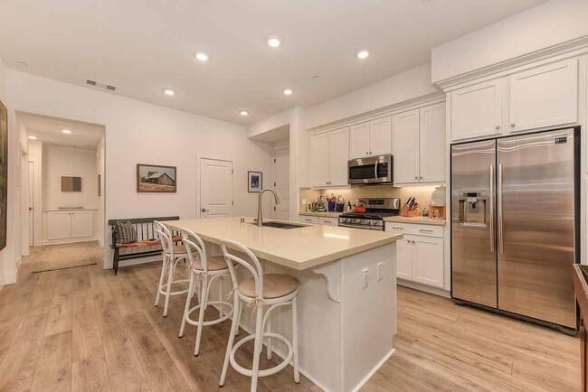Building Photo - 1000 Berryessa Ln