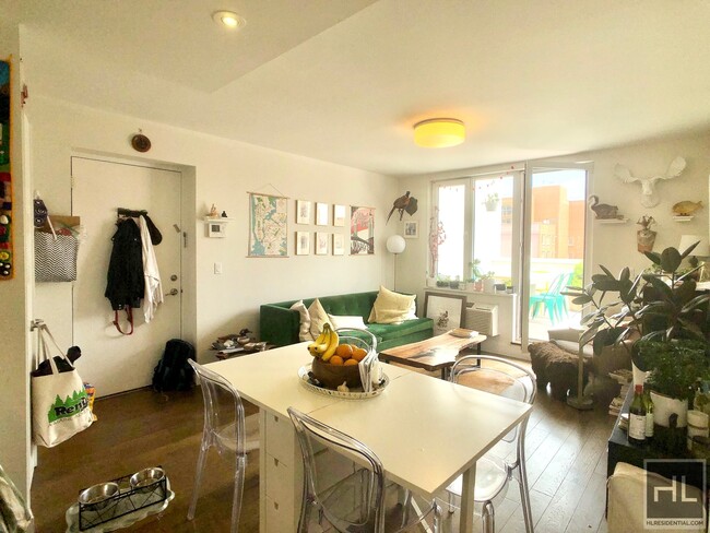 Building Photo - Private roof deck - 1bed/1bath