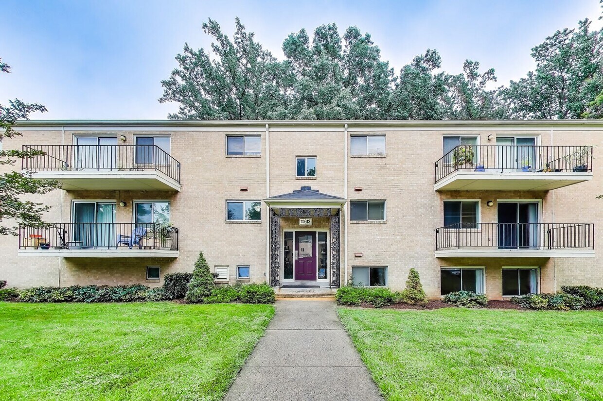 Foto principal - Spacious Parkside Condo with All Utilities...