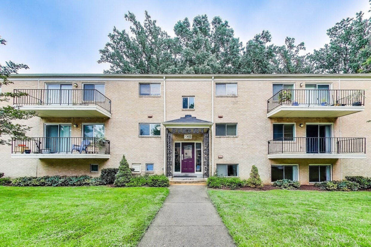 Primary Photo - Spacious Parkside Condo with All Utilities...
