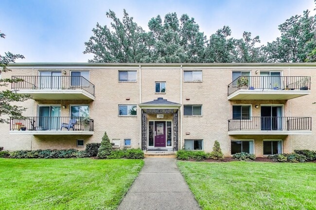 Spacious Parkside Condo with All Utilities... - Spacious Parkside Condo with All Utilities...