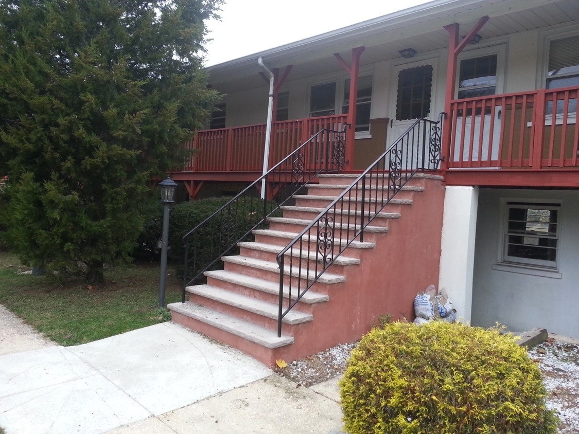 Primary Photo - 450 Brickyard Rd