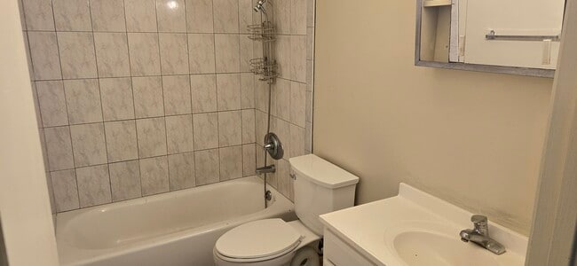 Foto del edificio - 5638 Hoffman Ct