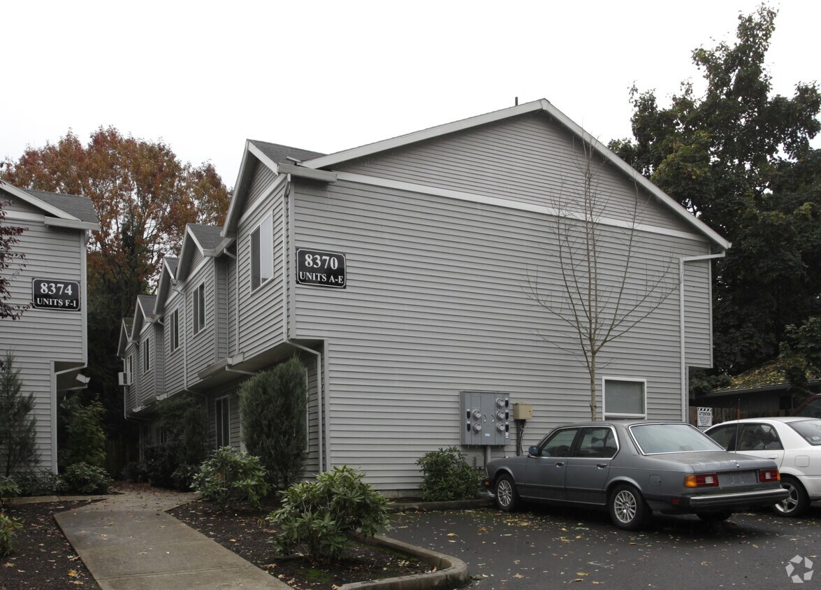 Building Photo - 8370-8374 SE Brooklyn St