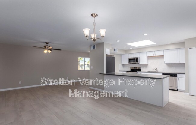 Building Photo - 4841 N 54th Dr