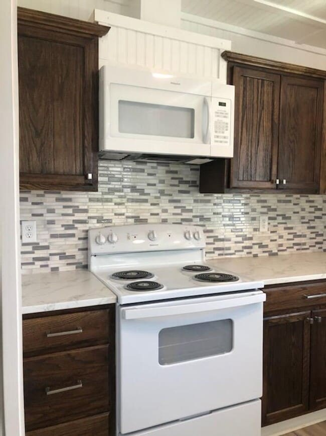 Building Photo - 3 Bedroom 1 Bath Country Home