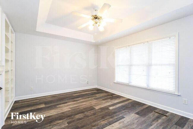 Foto del edificio - 3145 Creighton Ln
