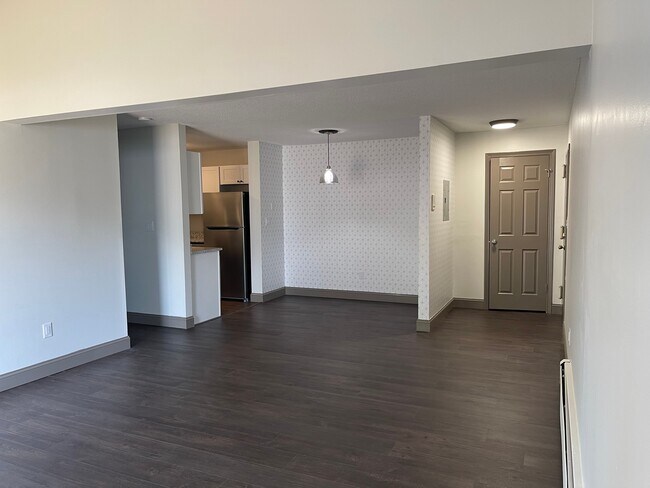 Building Photo - 107 Woodland Dr