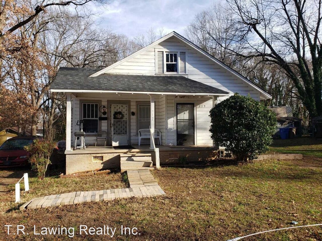 Primary Photo - 1 br, 1 bath House - 319 Clegg Street North
