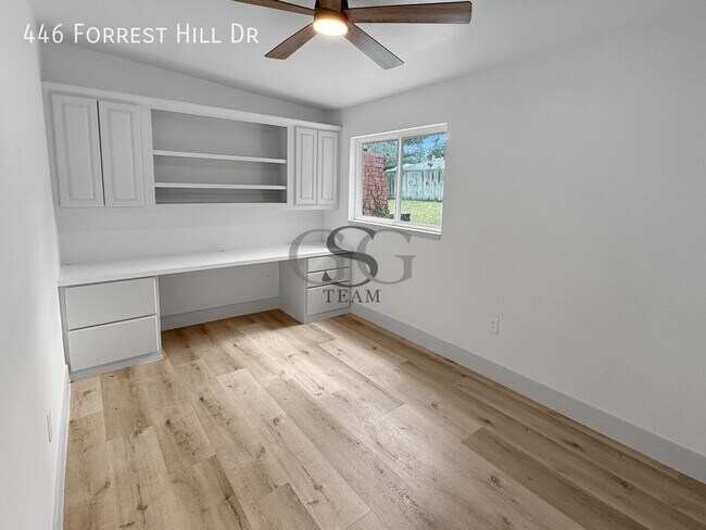 Foto del edificio - 446 Forrest Hill Dr
