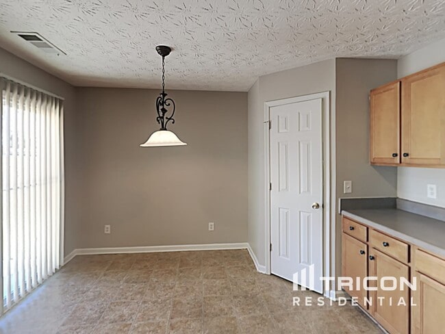 Building Photo - 339 Waterbury Way Douglasville GA