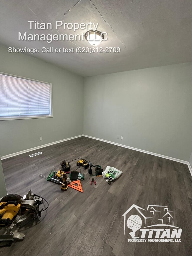 Building Photo - 248 Elm St