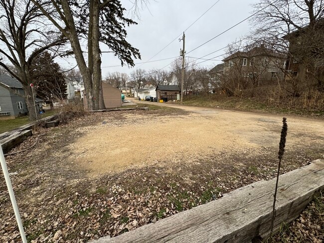 Building Photo - 238 N Booth St