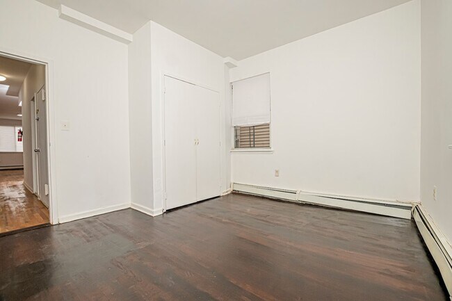 Building Photo - 644 18th Ave