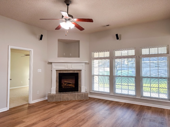 Foto del edificio - 118 Artesian Ln NW