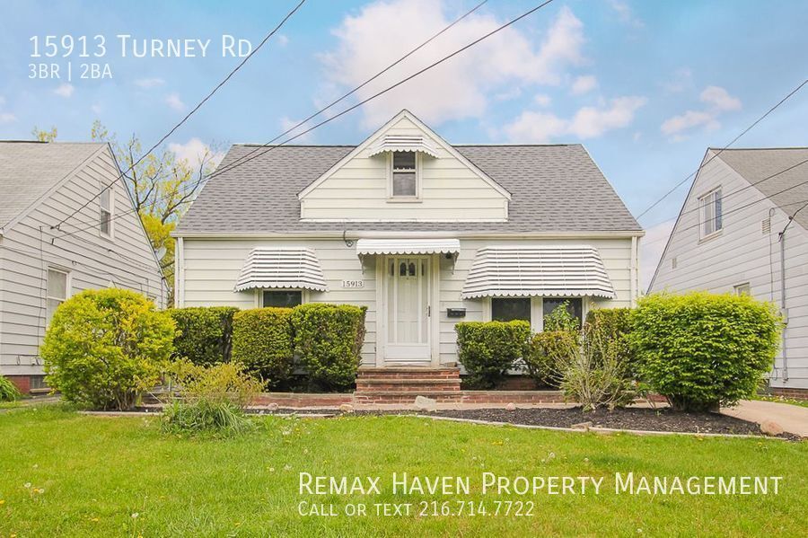 Foto principal - 15913 Turney Rd, Maple Hts - Gorgeous 3 be...