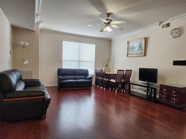 Foto del edificio - 6655 W Sam Houston Pkwy S