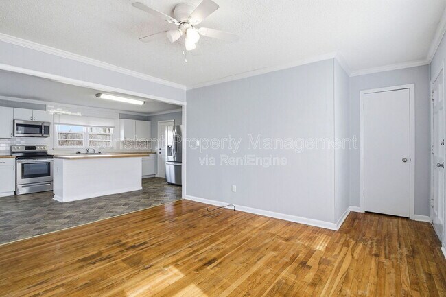 Building Photo - 105 Maxwell Dr