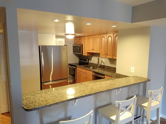 Kitchen - 1600 Prince St Apartment