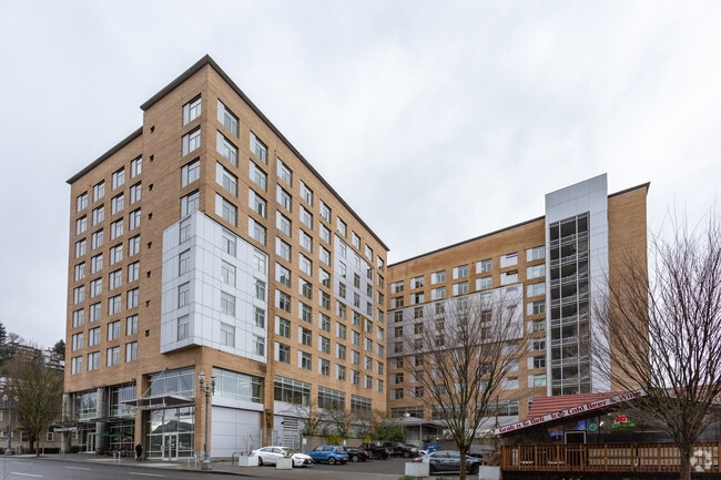 Building Photo - The Broadway