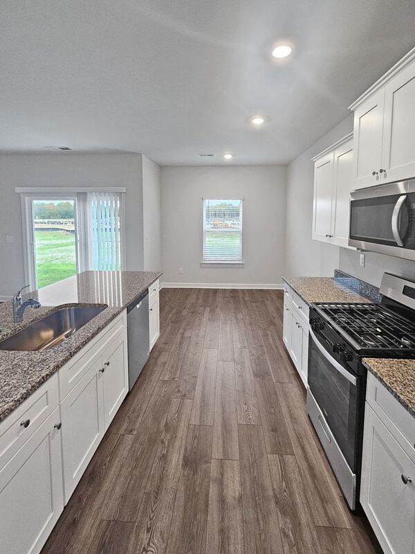 Foto del edificio - 2327 Valverde Wy