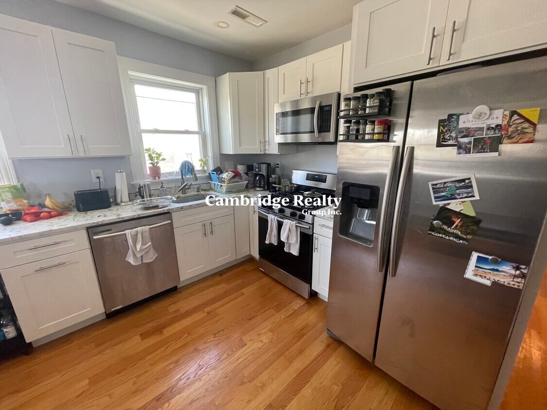 Primary Photo - 6 Durham St