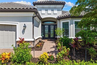 Building Photo - 15345 Aprile St