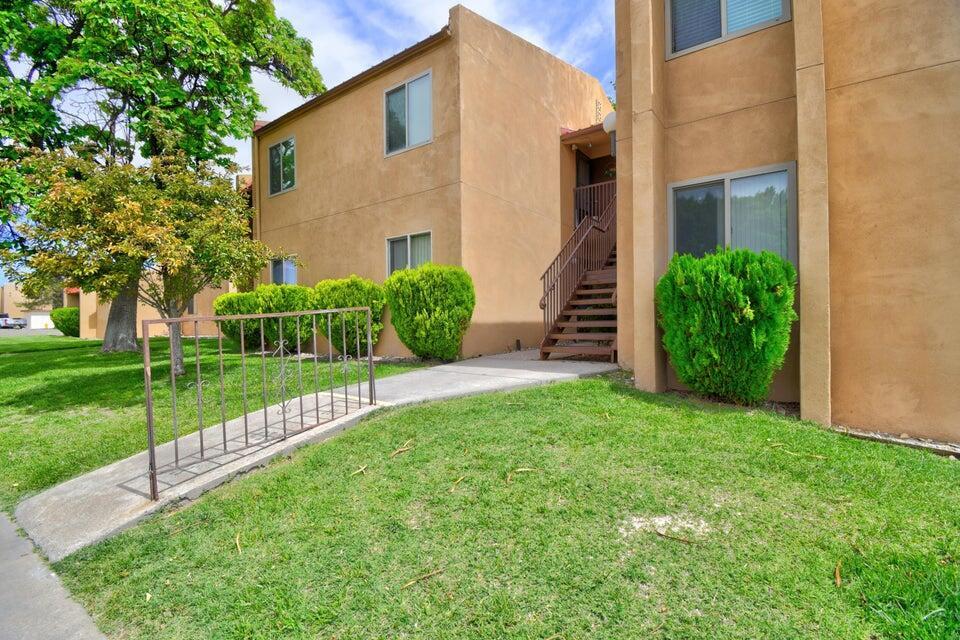 Foto principal - 931 Country Club Dr SE