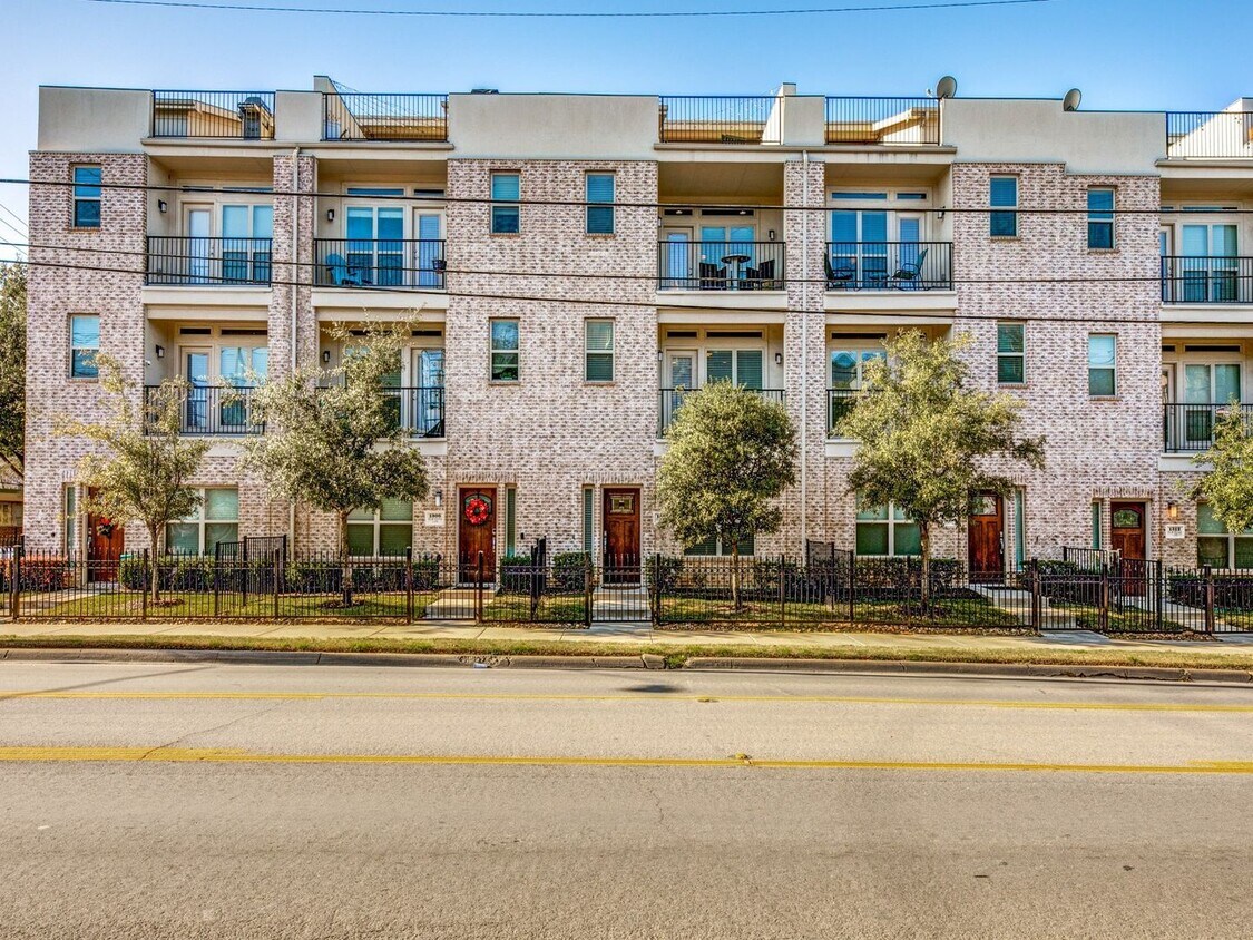 Foto principal - Rooftop Evenings, 3 bedroom 3 bath Condo. ...