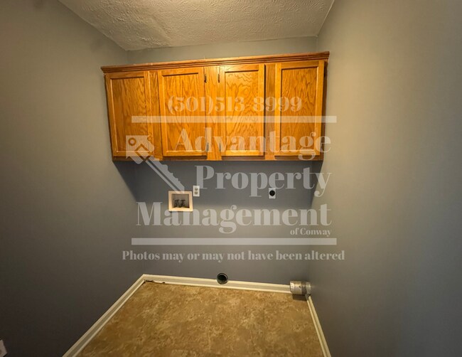 Foto del edificio - 2215 Cedar Oaks Dr
