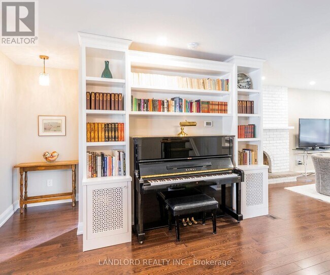 Building Photo - 53 Wilgar Rd