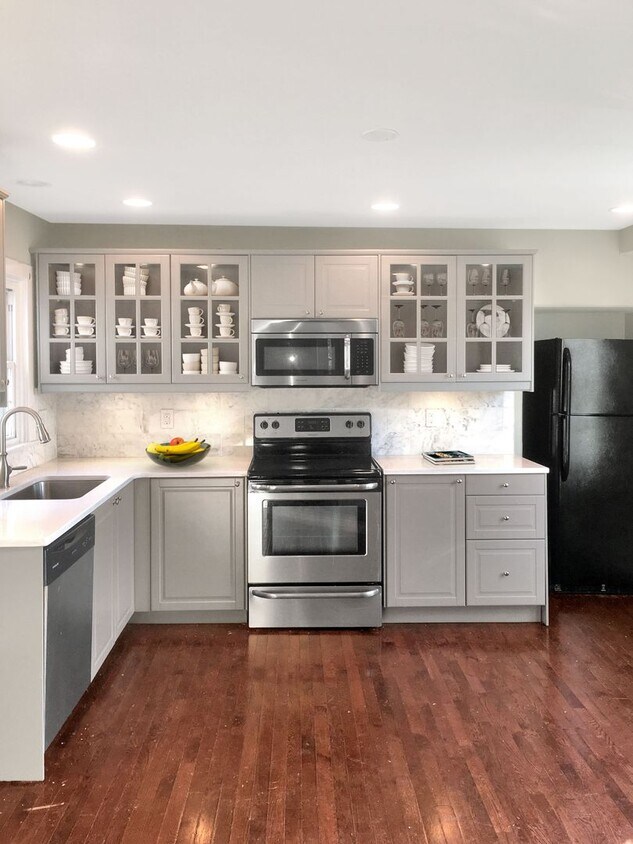 Foto principal - 738 River Rd