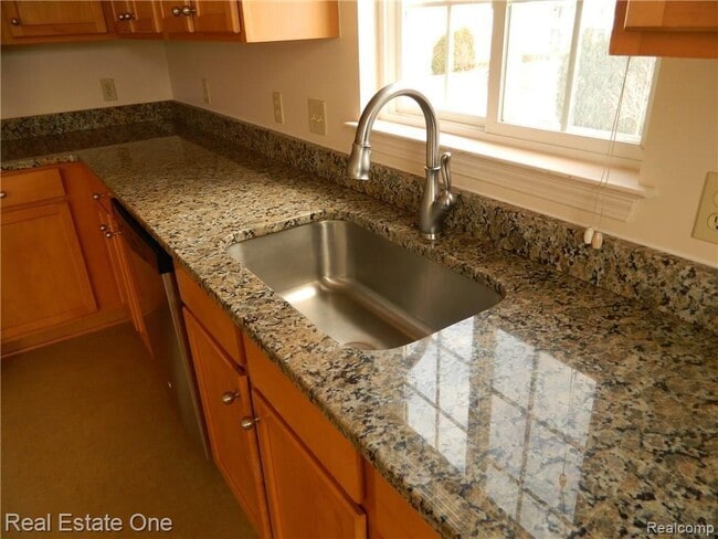 Foto del edificio - 1079 Alameda Blvd