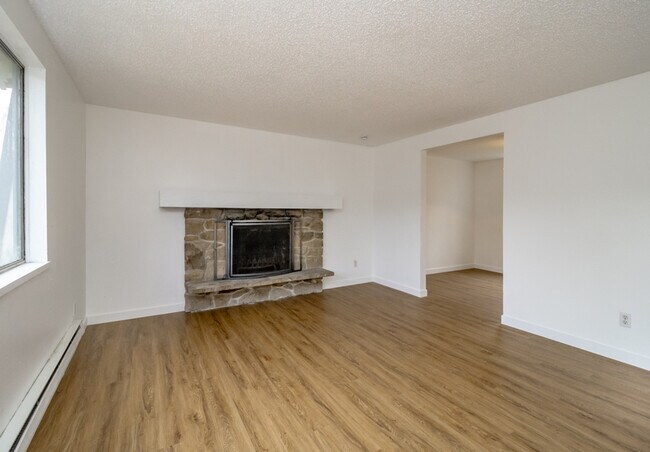 Building Photo - 13314 86 Ave E