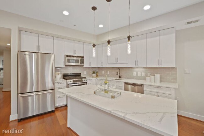 Building Photo - 2 br, 2 bath Condo - 1309 Park Rd NW