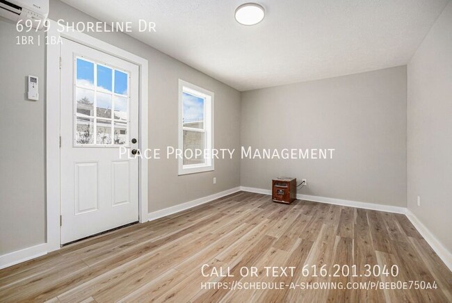 Foto del edificio - 6979 Shoreline Dr