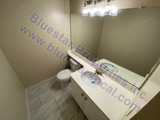 Foto del edificio - GREAT 2 STORY HOME!! CALL AND APPLY TODAY!
