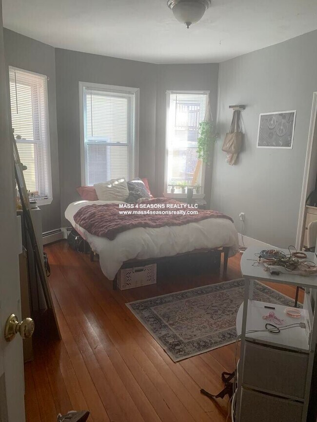 Foto del edificio - 4 Bedroom