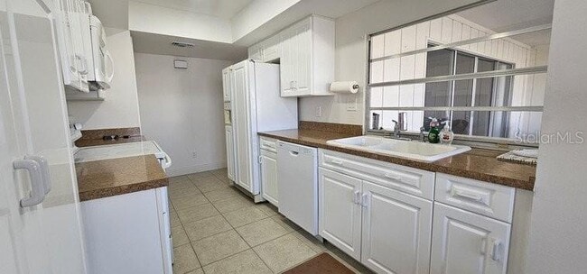 Foto del edificio - 1620 Montia Ct