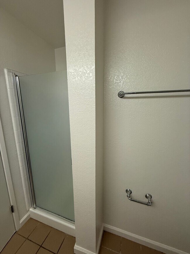 Foto del edificio - 2 BEDROOM TOWNHOUSE