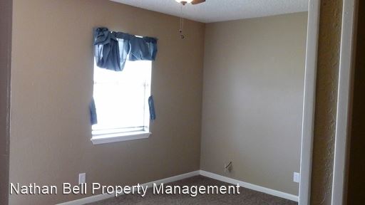 Building Photo - 2300 N Post Oak Ln
