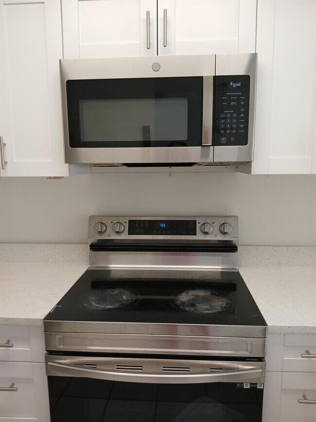 Foto del edificio - 441 Cypress Way W